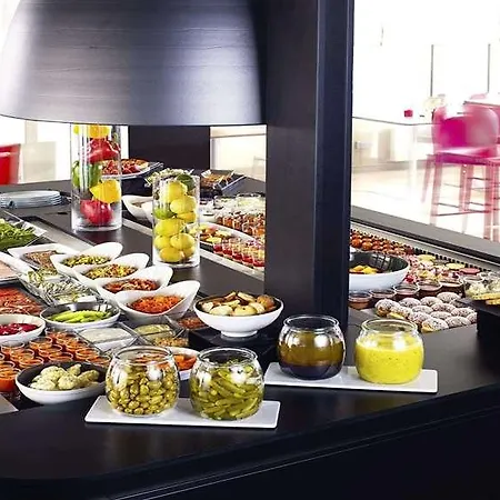 Otel Campanile Prime - Centre 3*