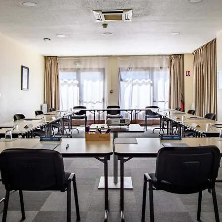 Campanile Prime - Centre 3* Nîmes